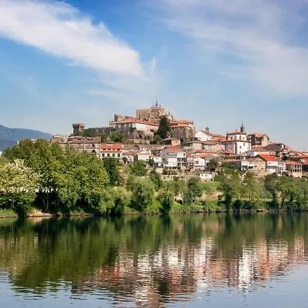 Apartamento Corredera בית אירוח טואי