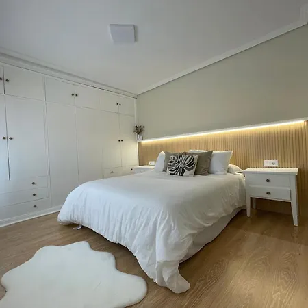 Apartamento Corredera בית אירוח טואי